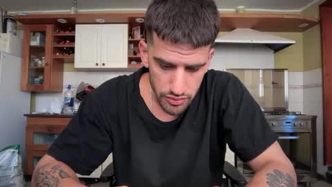 wearetwo online show from November 26, 2025, 3:46 pm