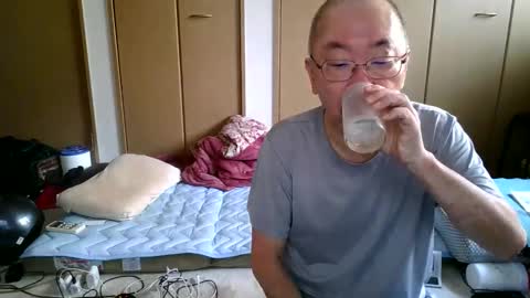 watanosmoking online show from October 5, 2025, 1:26 am