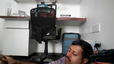 Snapshot of wearcondom chatting on February 18, 2026, 5:58 am sexyguy online show from February 18, 2026, 5:58 am