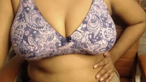 mina online show from April 12, 2026, 4:01 pm