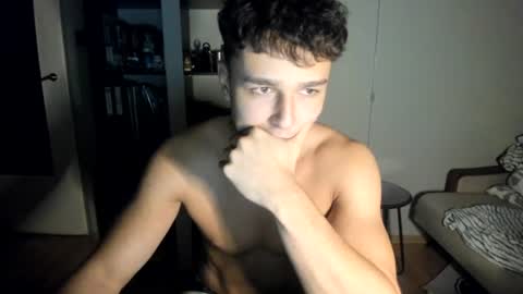 wee_willy_winky online show from June 12, 2026, 10:19 pm