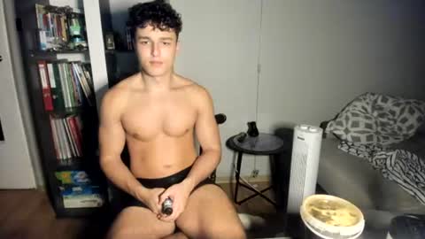 wee_willy_winky online show from June 24, 2026, 1:15 am