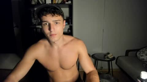wee_willy_winky online show from June 26, 2026, 12:37 am