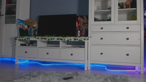 Snapshot of weed_princesss chatting on December 26, 2024, 12:38 pm  moon  online show from December 26, 2024, 12:38 pm