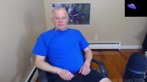 Snapshot of weird_chris chatting on January 10, 2026, 9:41 pm Chris online show from January 10, 2026, 9:41 pm