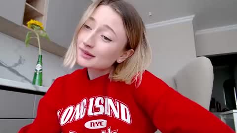Daisy    online show from June 22, 2026, 2:14 pm