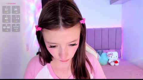 Snapshot of wenstacie_ chatting on February 10, 2025, 1:35 am Wenstacie INDEPENDENT MODEL online show from February 10, 2025, 1:35 am