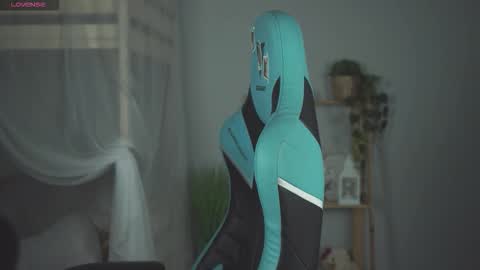 little girl who is always rightLisa online show from November 24, 2025, 12:54 am