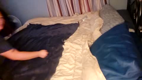 Snapshot of westend563 chatting on September 25, 2025, 3:10 am westend563 online show from September 25, 2025, 3:10 am