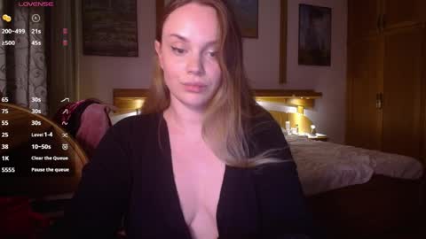 Lana online show from April 7, 2026, 7:03 pm