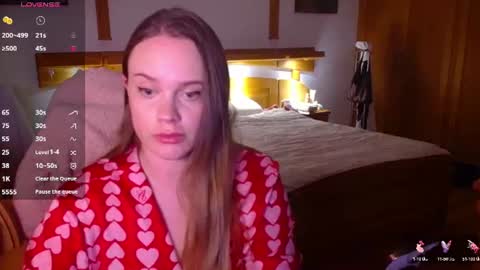 Lana online show from July 4, 2026, 8:26 pm