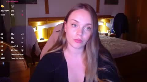 Lana online show from July 14, 2026, 9:09 pm