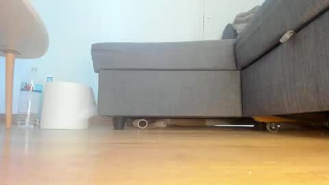 wet_pants2022 online show from April 25, 2026, 1:41 pm