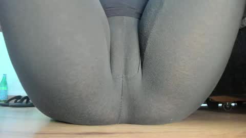 wet_pants2022 online show from May 20, 2026, 11:38 am