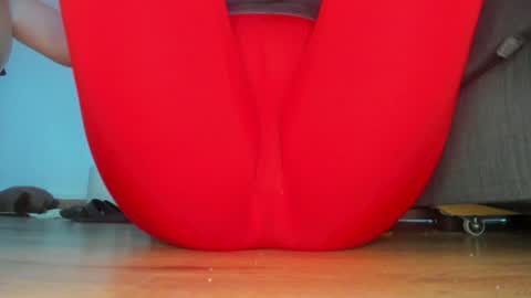 wet_pants2022 online show from June 13, 2026, 6:39 pm