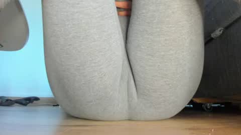 wet_pants2022 online show from July 22, 2026, 5:38 pm
