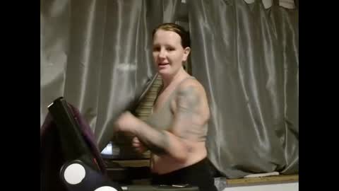 Snapshot of wetgerman2 chatting on December 19, 2024, 9:28 pm Wetgerman online show from December 19, 2024, 9:28 pm