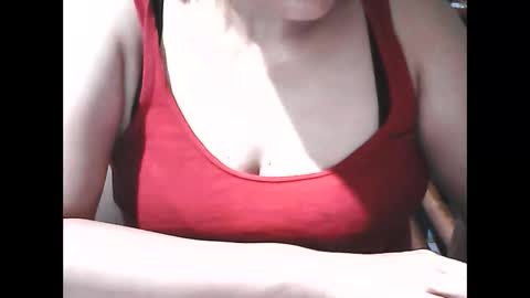 Snapshot of wethornypussy4u chatting on October 4, 2025, 4:38 pm wethornypussy4u online show from October 4, 2025, 4:38 pm