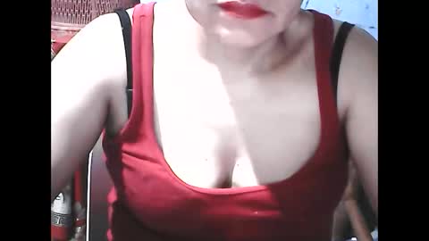 Snapshot of wethornypussy4u chatting on October 18, 2025, 10:32 pm wethornypussy4u online show from October 18, 2025, 10:32 pm