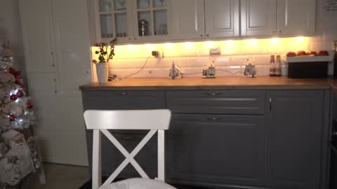 Snapshot of whats_her_name chatting on December 4, 2024, 3:59 am Victoria Maria online show from December 4, 2024, 3:59 am