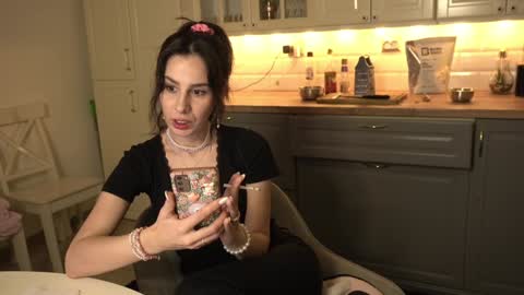 Snapshot of whats_her_name chatting on January 10, 2025, 9:55 am Victoria Maria online show from January 10, 2025, 9:55 am