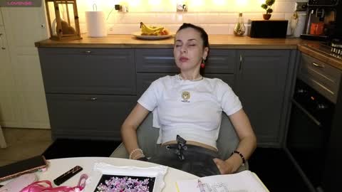 Snapshot of whats_her_name chatting on January 13, 2025, 5:12 pm Victoria Maria online show from January 13, 2025, 5:12 pm