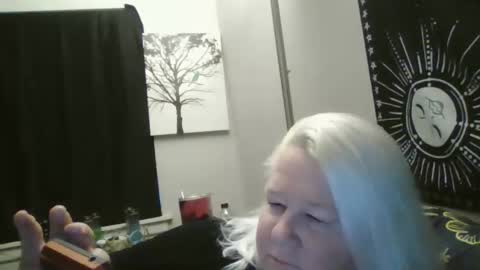 whipsnap19 online show from April 14, 2026, 12:44 pm