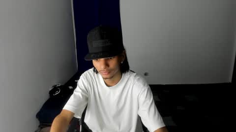 Snapshot of white_master444 chatting on July 22, 2026, 12:02 am white online show from July 22, 2026, 12:02 am