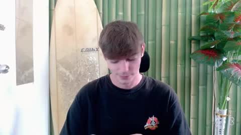 Snapshot of whiteboyinasia chatting on September 18, 2025, 6:04 am Christian online show from September 18, 2025, 6:04 am