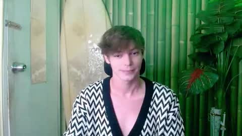 Snapshot of whiteboyinasia chatting on October 19, 2025, 11:00 am Christian online show from October 19, 2025, 11:00 am