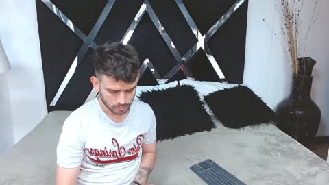 Dylan white online show from February 5, 2025, 11:39 pm