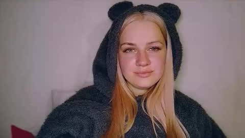 Snapshot of whitehex666 chatting on February 5, 2026, 6:23 pm whitehex666 online show from February 5, 2026, 6:23 pm