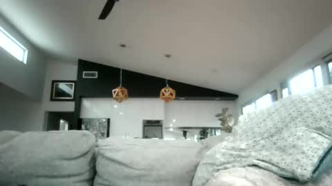 whitepantyman1973 online show from May 17, 2026, 9:44 pm