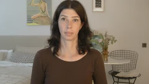White Queen online show from June 27, 2026, 2:44 pm