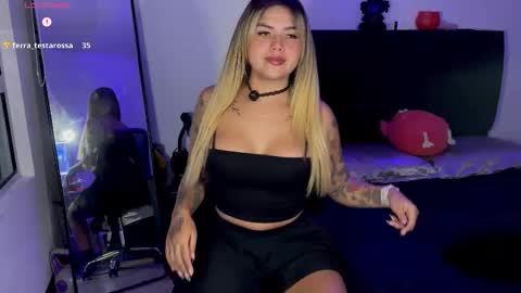 Snapshot of whites_emma chatting on February 20, 2026, 1:46 am EMMA online show from February 20, 2026, 1:46 am