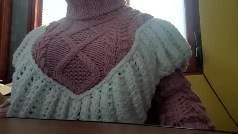 whitesweater online show from December 1, 2025, 6:51 am