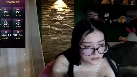 Snapshot of whitney311_ chatting on February 19, 2026, 3:19 pm whitney311_ online show from February 19, 2026, 3:19 pm