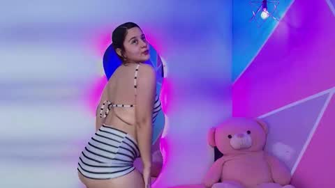 Snapshot of whitney_brown_ chatting on February 12, 2026, 1:28 pm Whitney online show from February 12, 2026, 1:28 pm