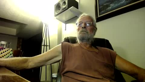 whofcares2 online show from October 6, 2025, 12:41 am