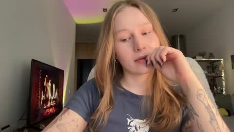 Alisa online show from April 12, 2026, 7:46 am