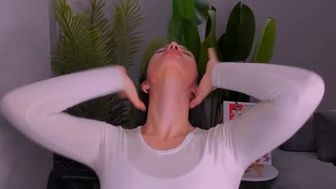 whoislulu online show from December 10, 2024, 4:49 pm