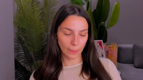 whoislulu online show from December 18, 2024, 7:52 pm