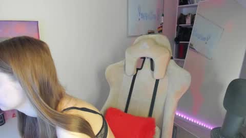 Abby  online show from December 3, 2024, 1:32 pm