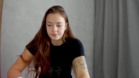 Snapshot of why_again_me chatting on January 18, 2025, 10:28 am Veronica online show from January 18, 2025, 10:28 am