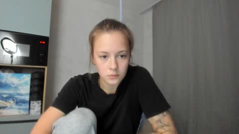 Snapshot of why_again_me chatting on September 30, 2025, 6:35 pm Veronica online show from September 30, 2025, 6:35 pm