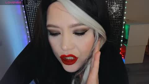 Snapshot of wickedxqueen chatting on April 15, 2026, 7:54 pm Laura online show from April 15, 2026, 7:54 pm