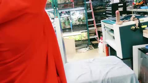 Snapshot of wifen_heels chatting on January 14, 2025, 11:58 pm WifeNheels online show from January 14, 2025, 11:58 pm