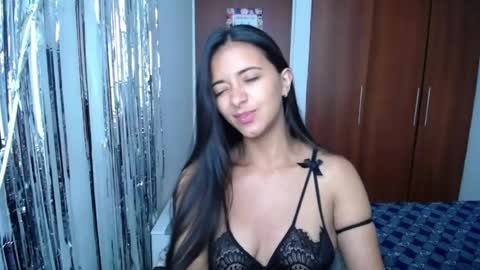 Ilauren online show from May 26, 2026, 12:01 pm