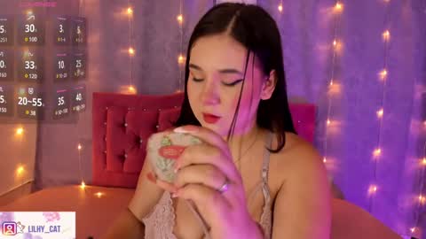 Snapshot of wild_lilhy chatting on January 5, 2025, 7:49 pm Lily  online show from January 5, 2025, 7:49 pm