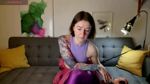 wild_peony online show from April 12, 2026, 5:07 pm